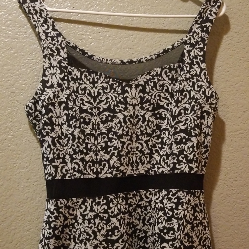 Dress - Picture 3 of 5